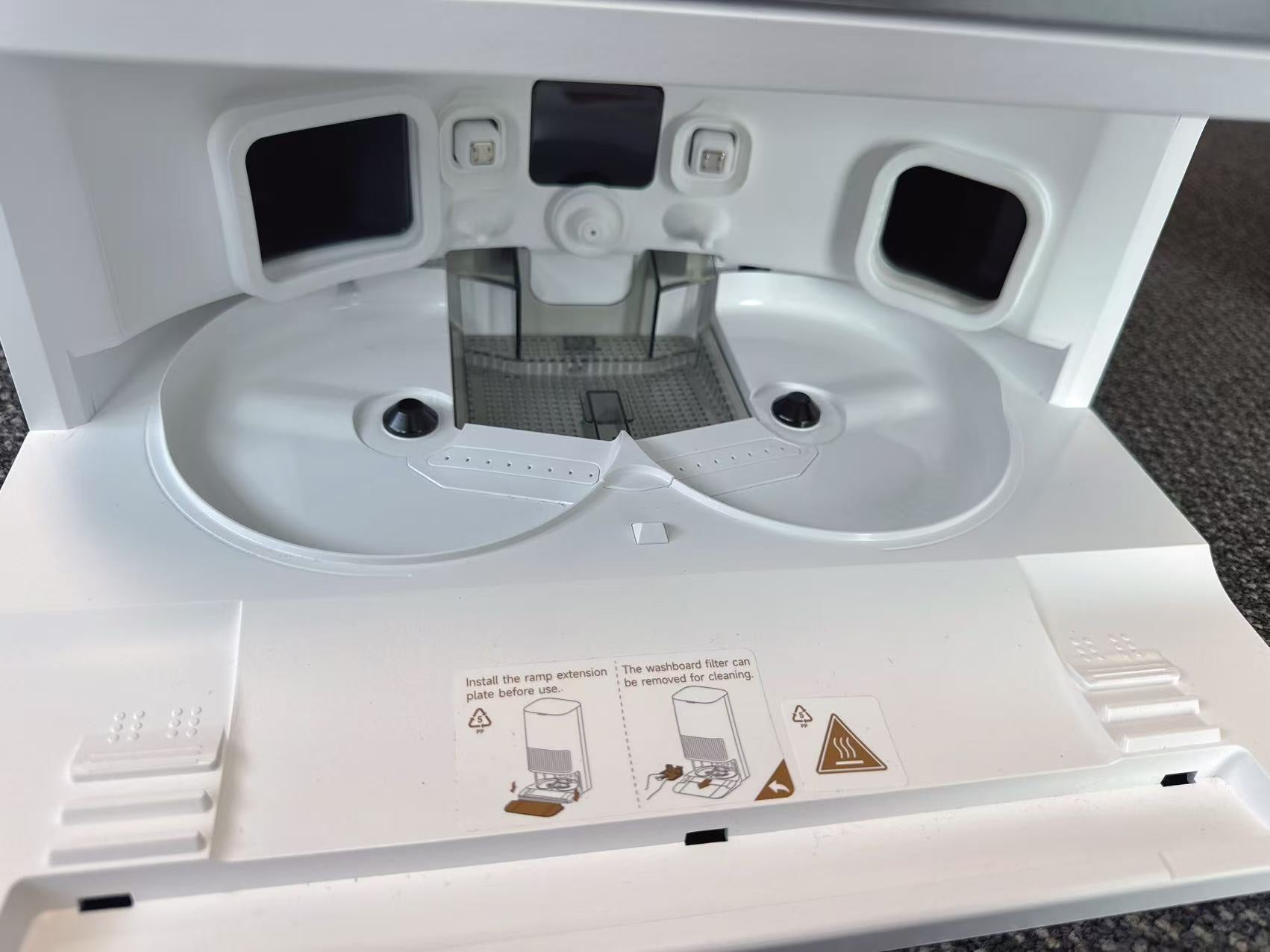 Dreame L40s Ultra Robot Vacuum and Mop - Refurbished