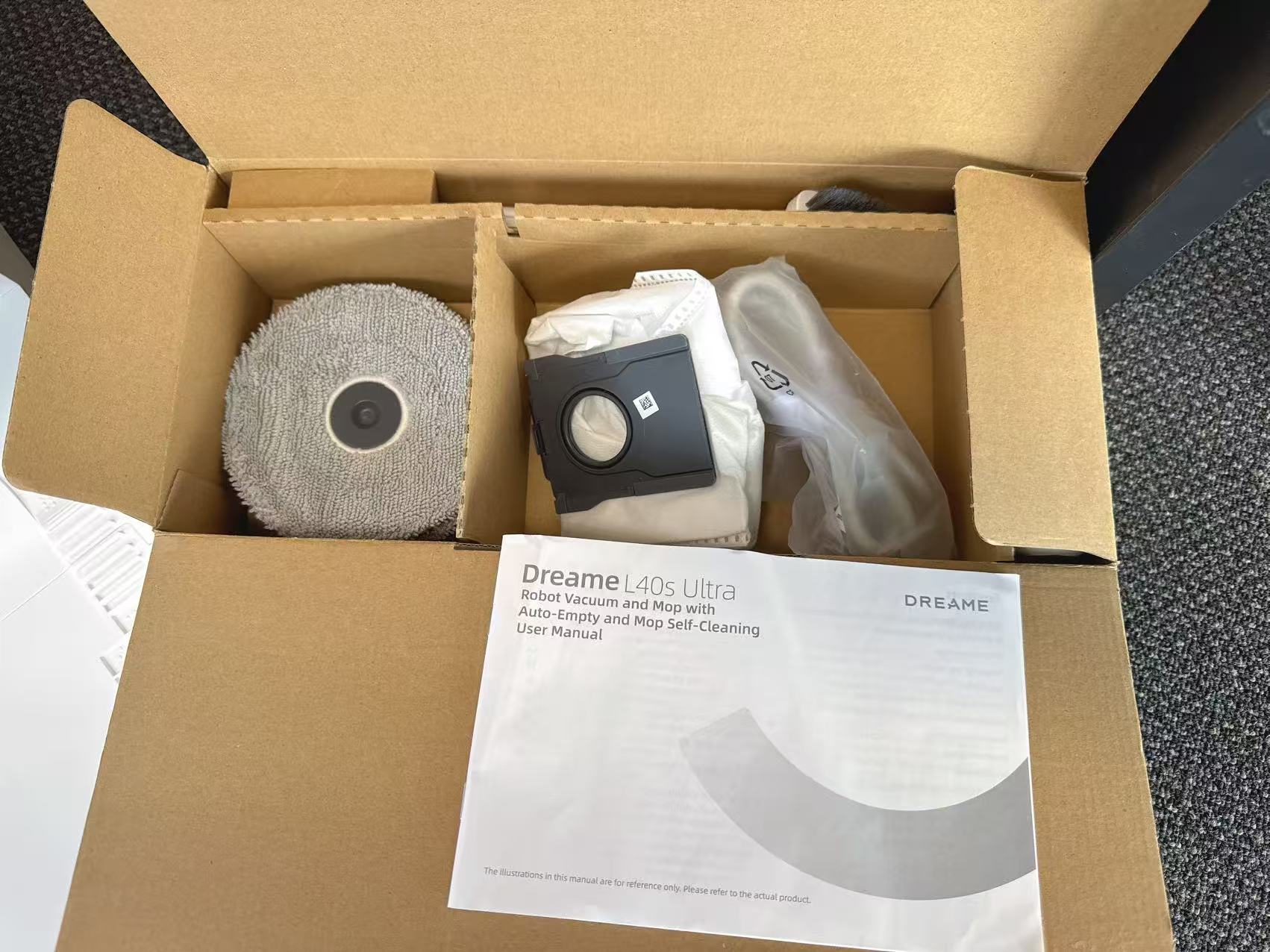 Dreame L40s Ultra Robot Vacuum and Mop - Refurbished